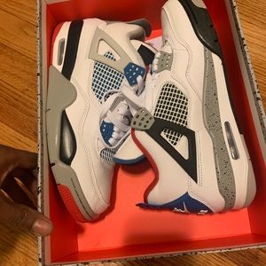 Jordan 4s